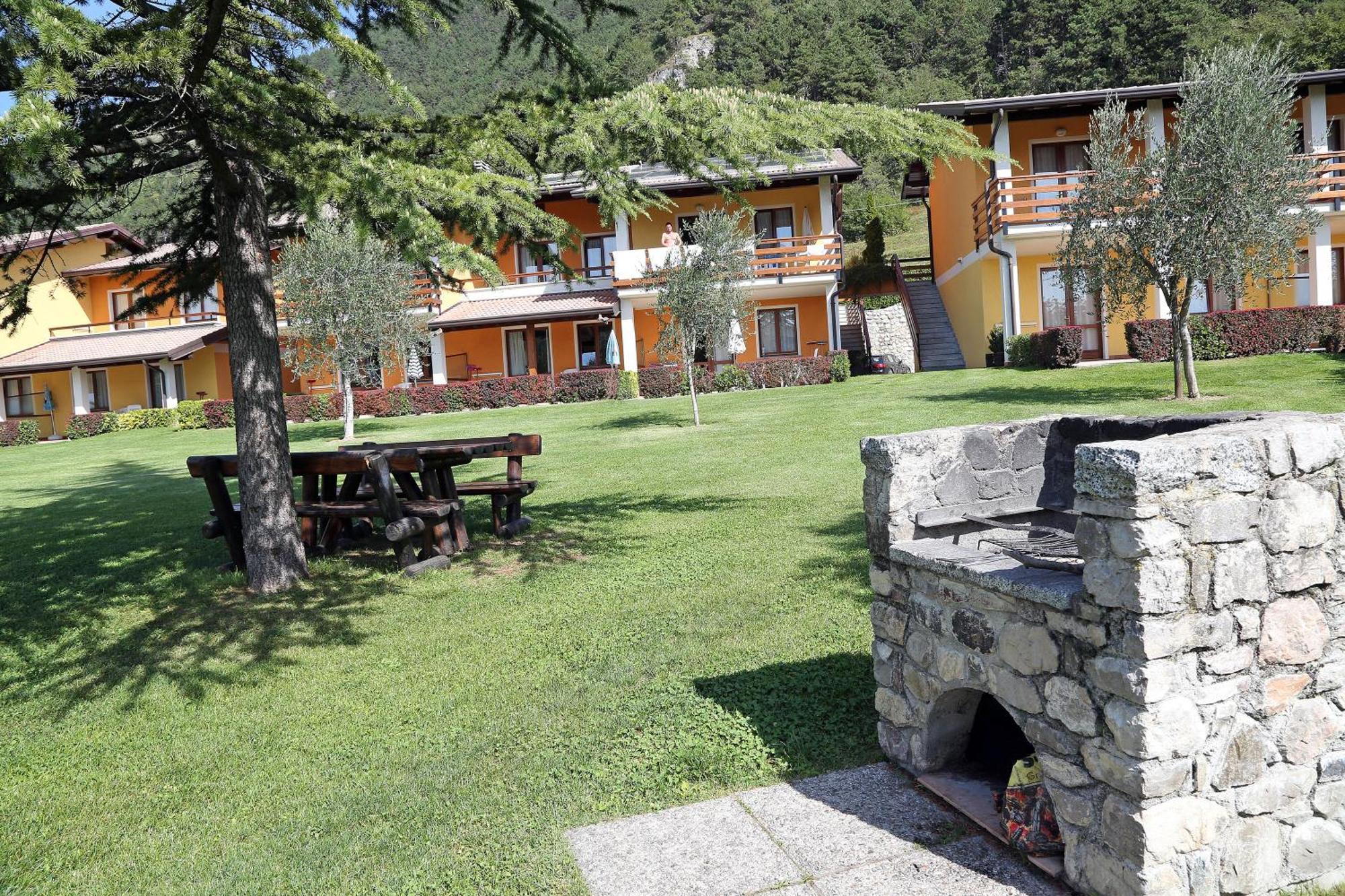 Hotel Residence La Pertica Tremosine Exterior foto